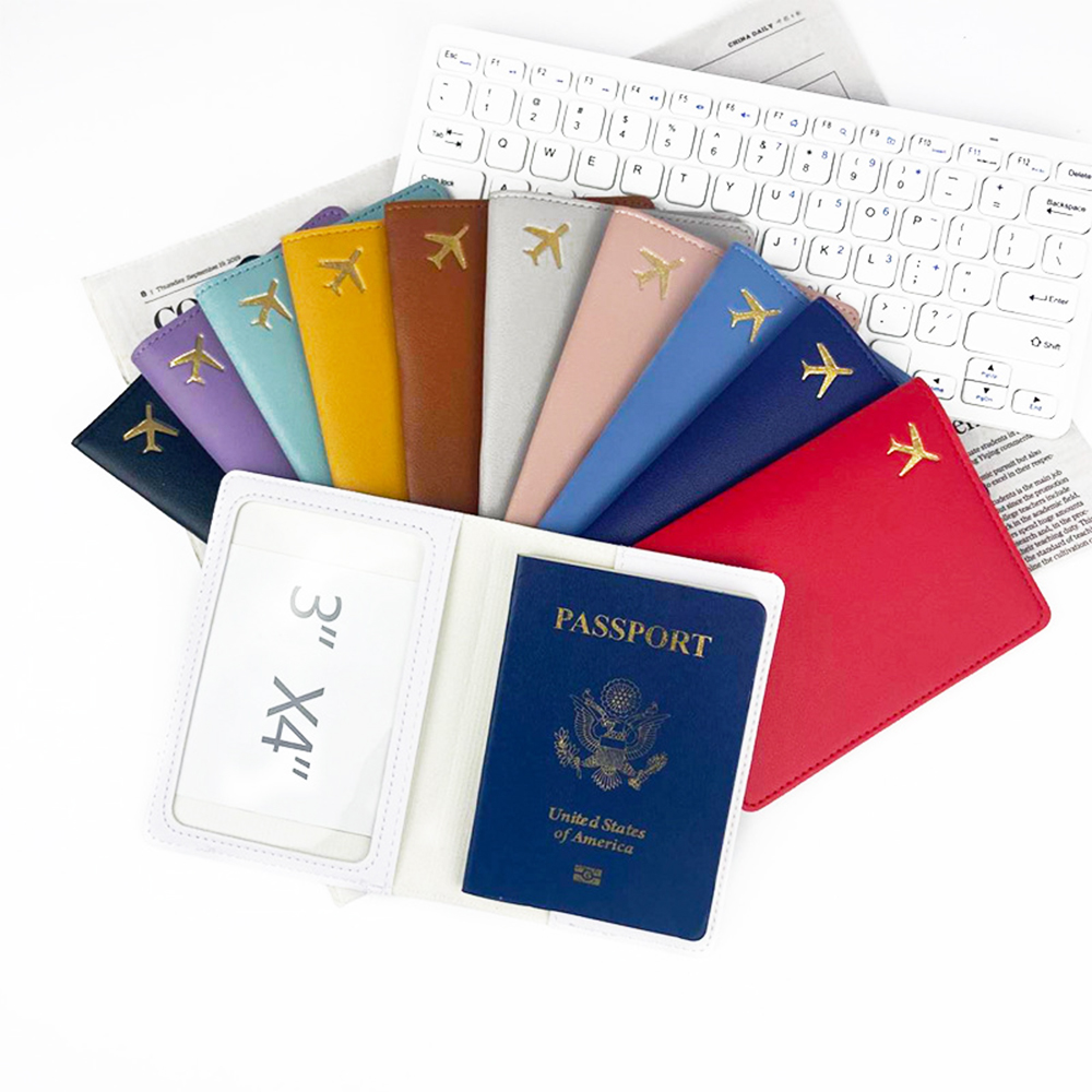 パーソナライズイニシャルパスポートホルダーゴールド飛行機トラ - Travel Accessories Company のレビューと価格