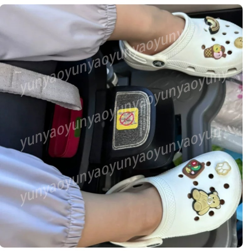 ポータブル折りたたみ式車用ベビーフットレストペダルユニバーサ - Travel Accessories With Kids のレビューと価格