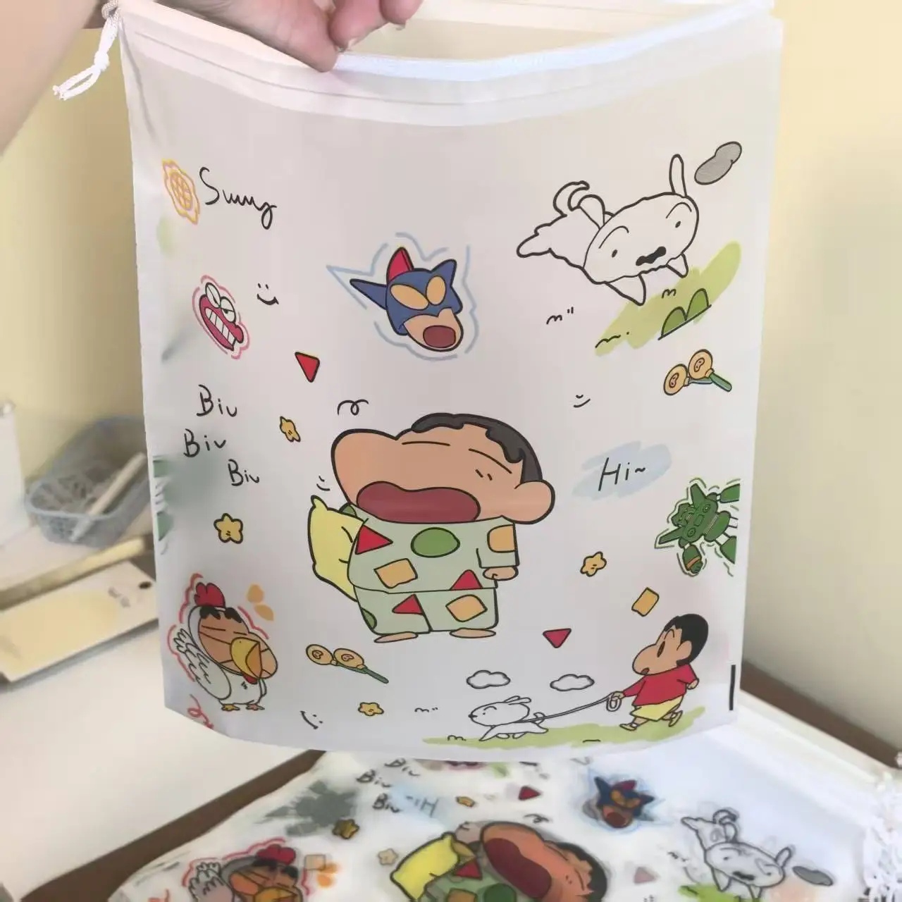クレヨンしんちゃんのドローストリング付きシューズバッグ。持ち - Shoe Bag Travel のレビューと価格